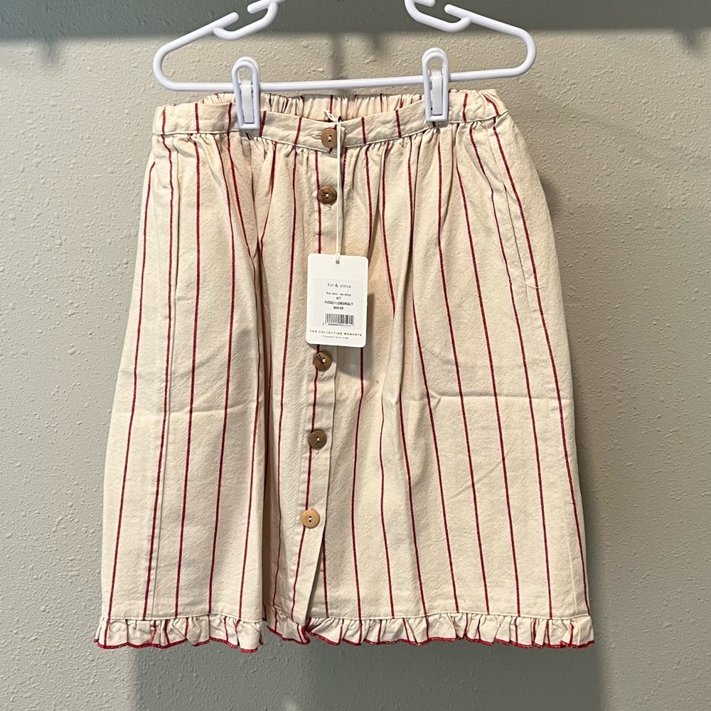 Fin & Vince NWT skirts girls size 6/7